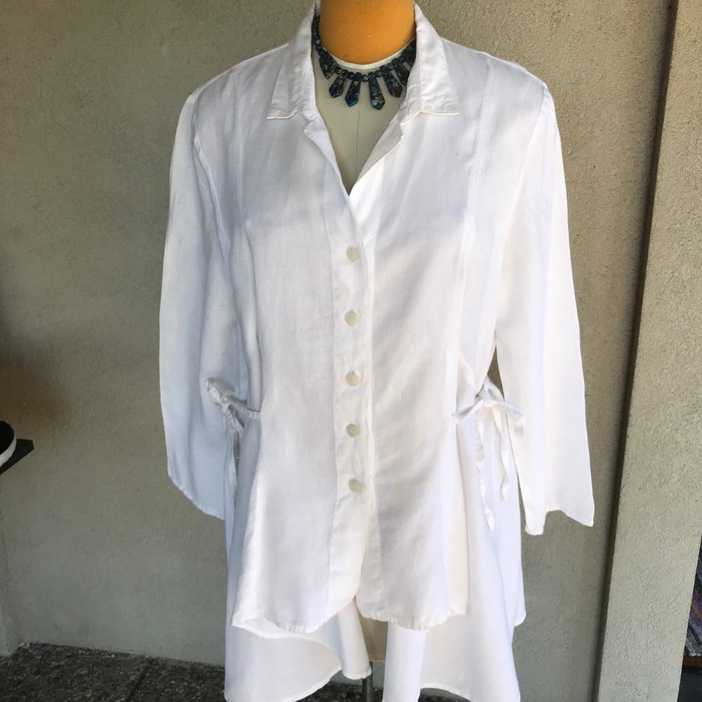 Cannisse France White Linen Lagenlook top.Size 14